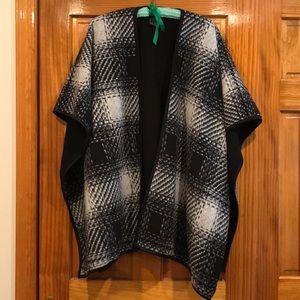 Reversible cape
